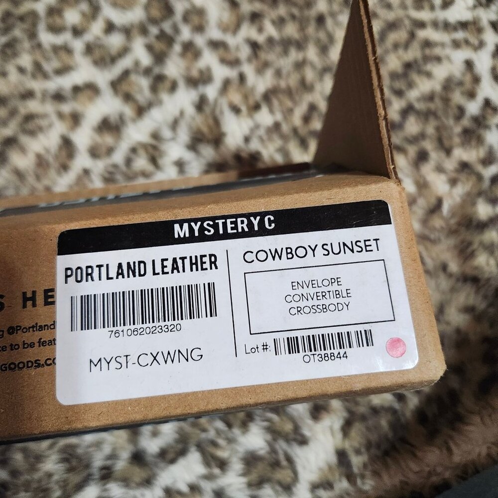 Portland Leather Cowboy Sunset Envelope Crossbody Unicorn Color Smooth Leather - Picture 10 of 10